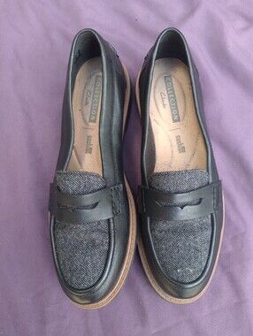 Clarks Black Leather & Gray Fabric Women's Loafers